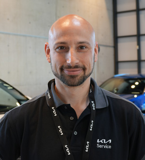Stefan Bauer
